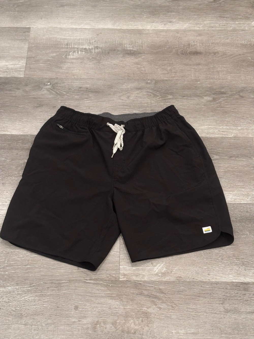 Vuori Banks Session Shorts 7" Unlined Black Mens L Stretch Gym Performance V330